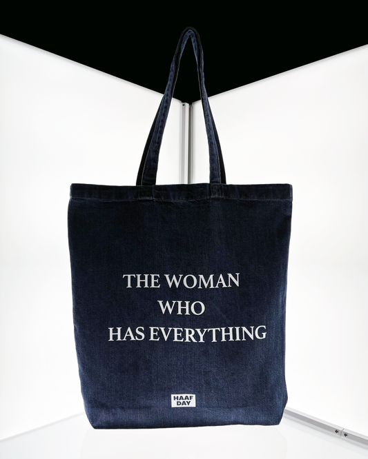 THE WOMAN WHO HAS EVERYTHING denim tote dark blue