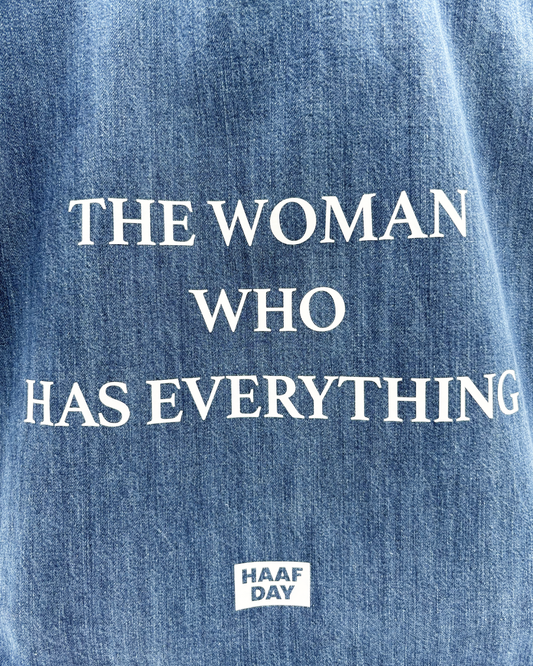 THE WOMAN WHO HAS EVERYTHING denim tote light blue